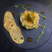 Тартар з лососем, авокадо та крем-сиром/Tartar with salmon