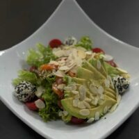 Салат з лососем , авокадо та крем-сиром/Salad with salmon and cream cheese