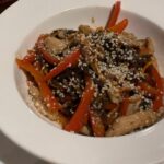 Соба з куркою та овочами (гречана локшина)
